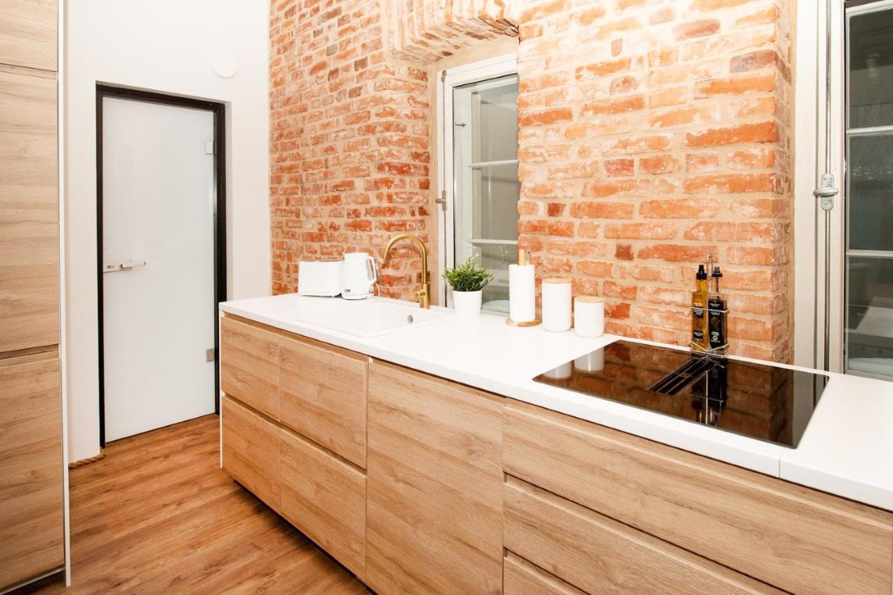 Old Town Luxury Apartment With Sauna 塔尔图 外观 照片