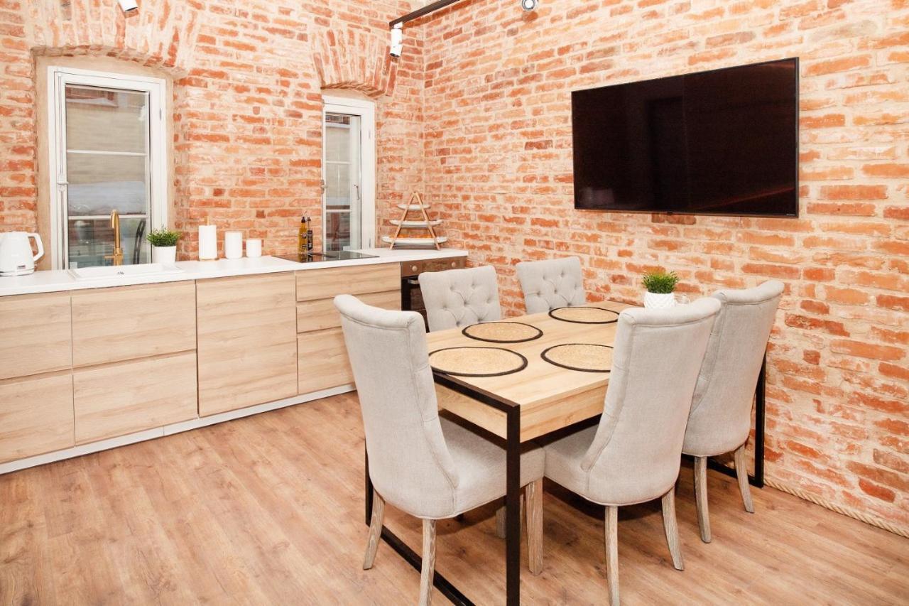 Old Town Luxury Apartment With Sauna 塔尔图 外观 照片